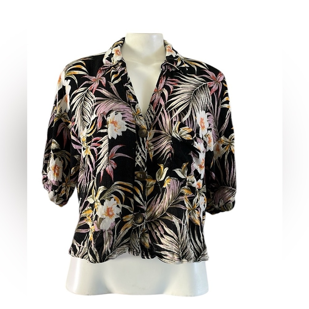 Moa Moa Hawaiian Floral Button Front Cropped Top Black Multi Size L